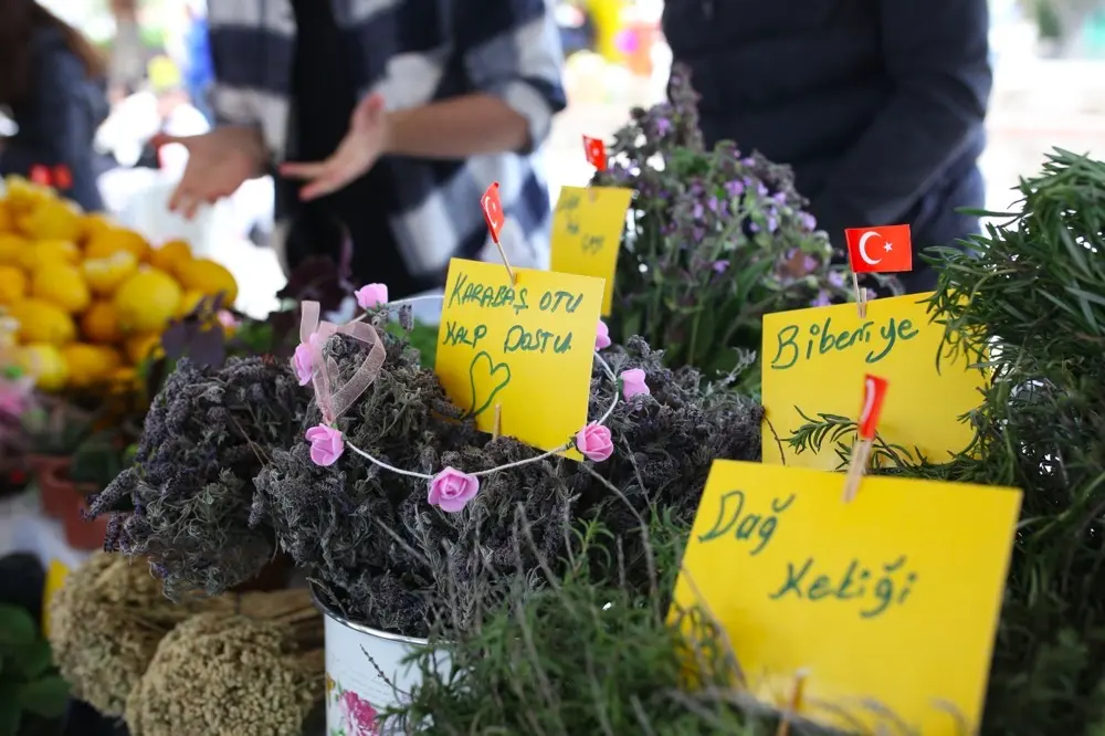 12’inci Alaçatı Ot Festivali büyük bir coşkuyla başladı