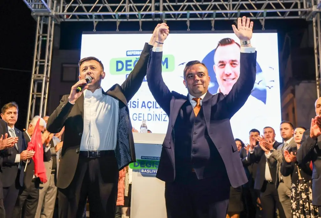 AK Parti Merkez Seçim Ofisi açıldı