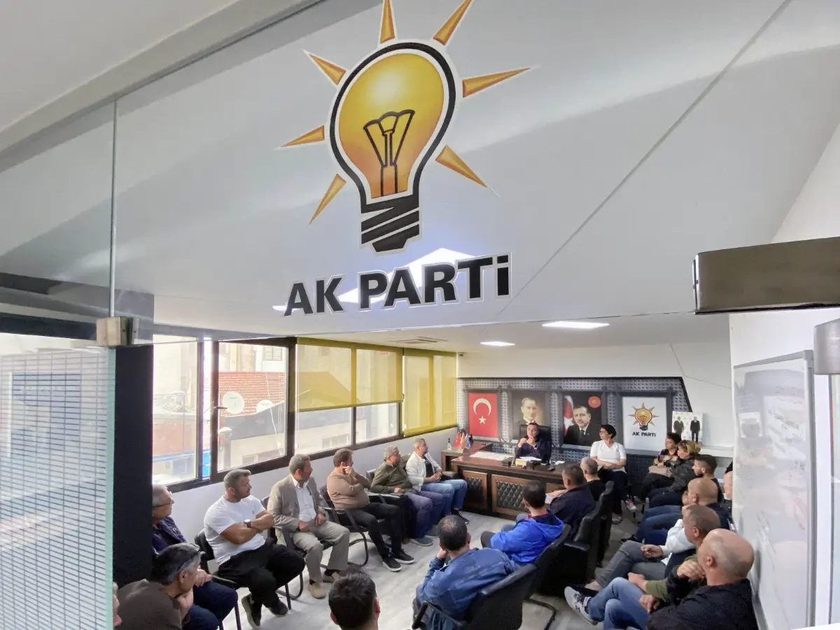 AK Parti Seferihisar okul sorumlularıyla toplantı gerçekleştirdi