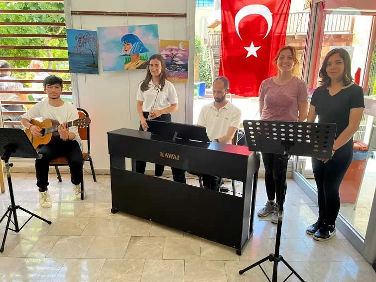 Asil Nadir Anadolu Lisesi öğrencilerinden yıl sonu sergisi