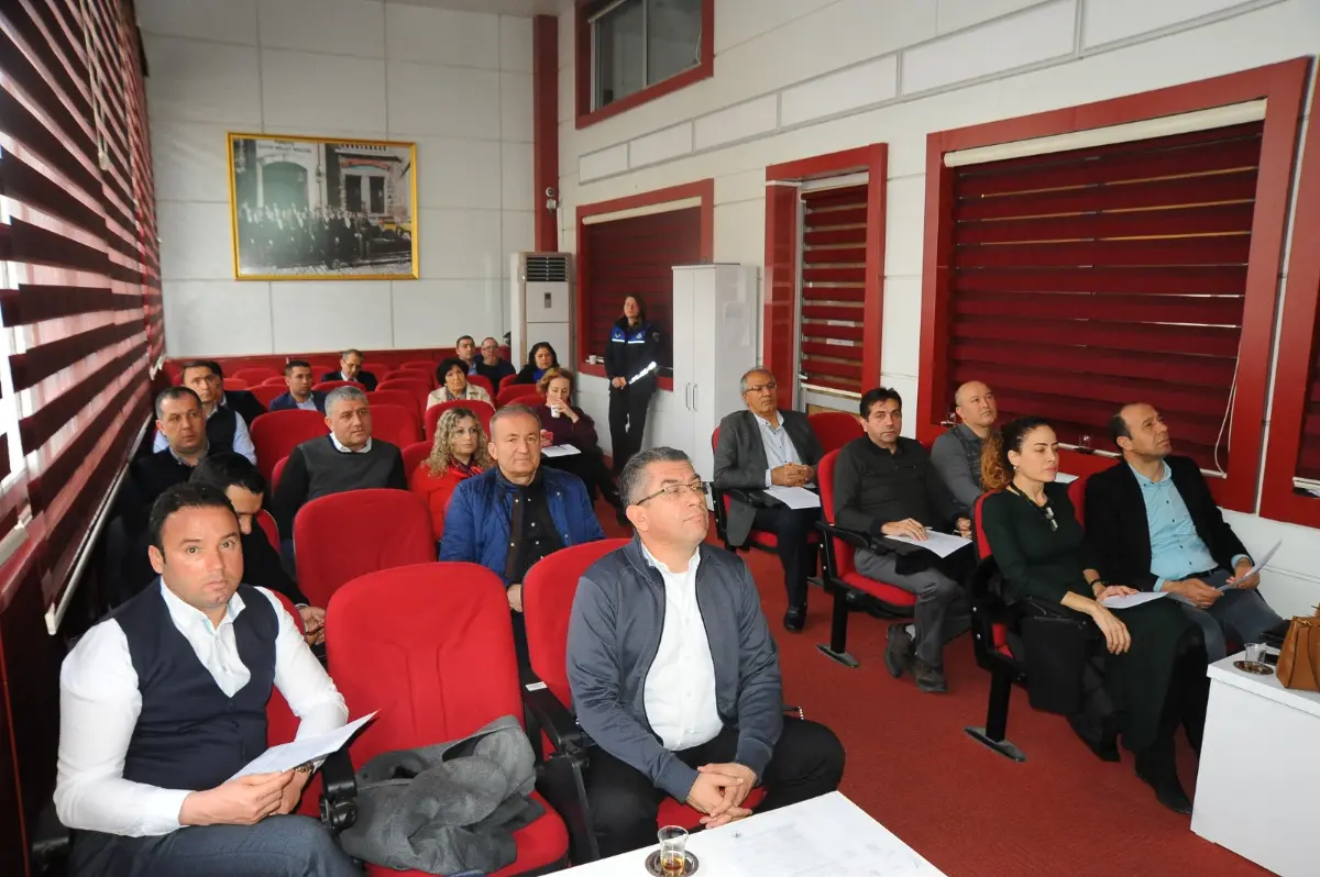 Belediye meclisinde örnek karar: Tatil yok!