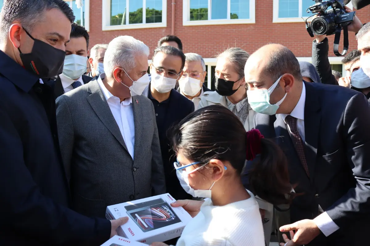 Binali Yıldırım’dan Seferihisar’a geçmiş olsun ziyareti