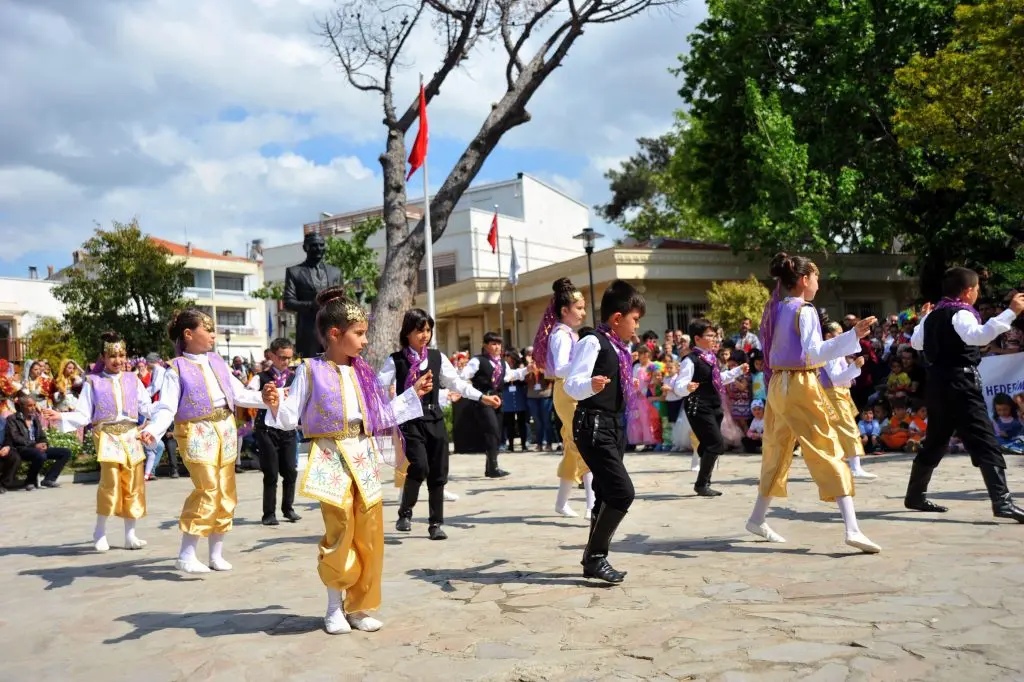 Büyük Şölen Başladı