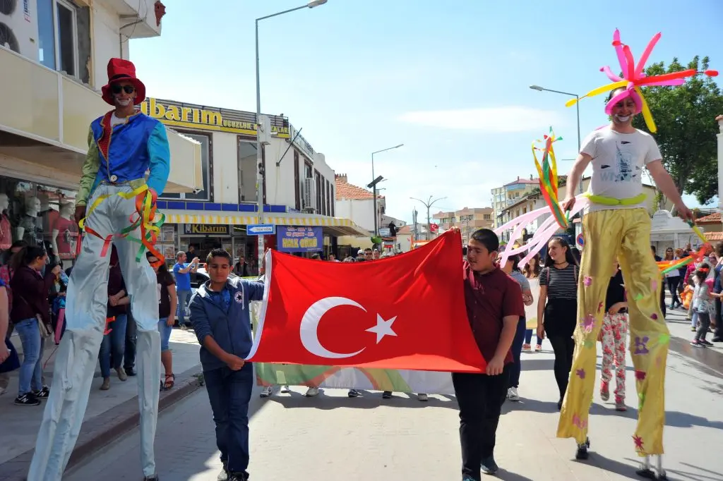Büyük Şölen Başladı