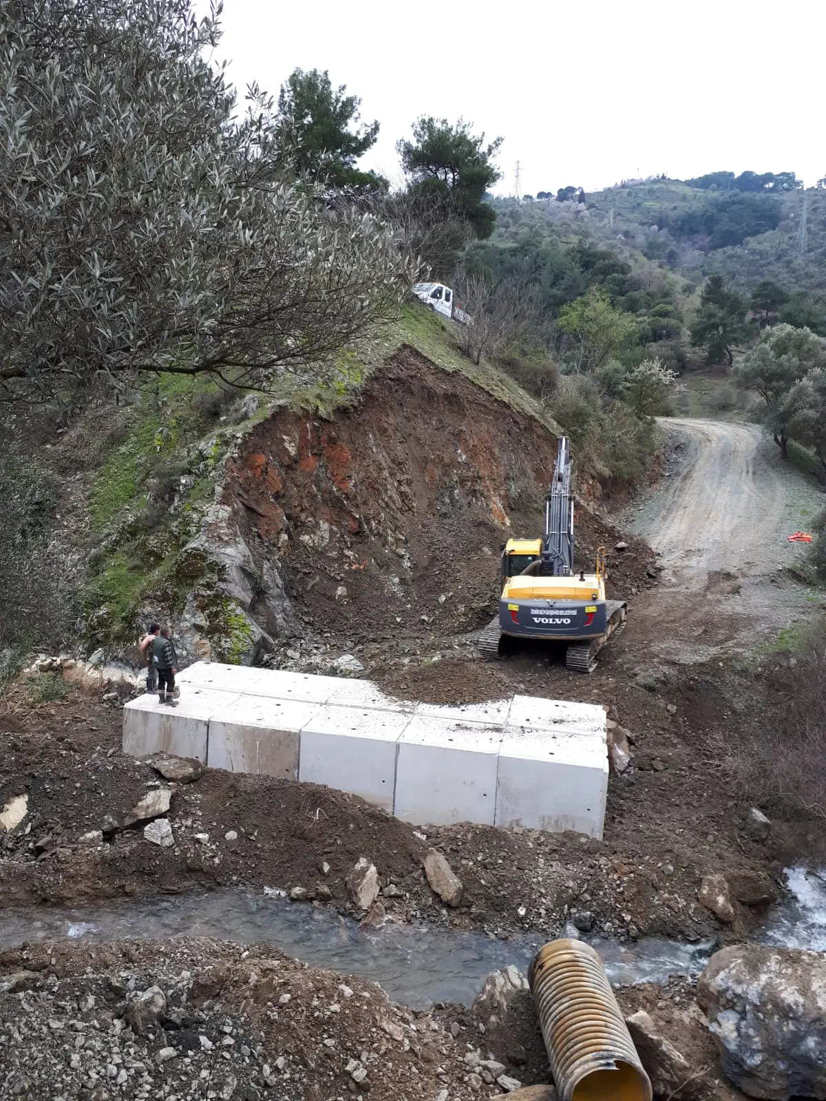 Çamtepe Ocak Deresi’ne yeni menfez yapıldı