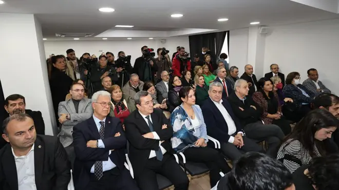 CHP İzmir İl Başkanı Deniz Yücel istifa etti