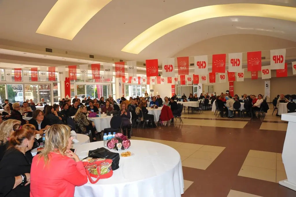 CHP Kadın kolları sandığa gitti