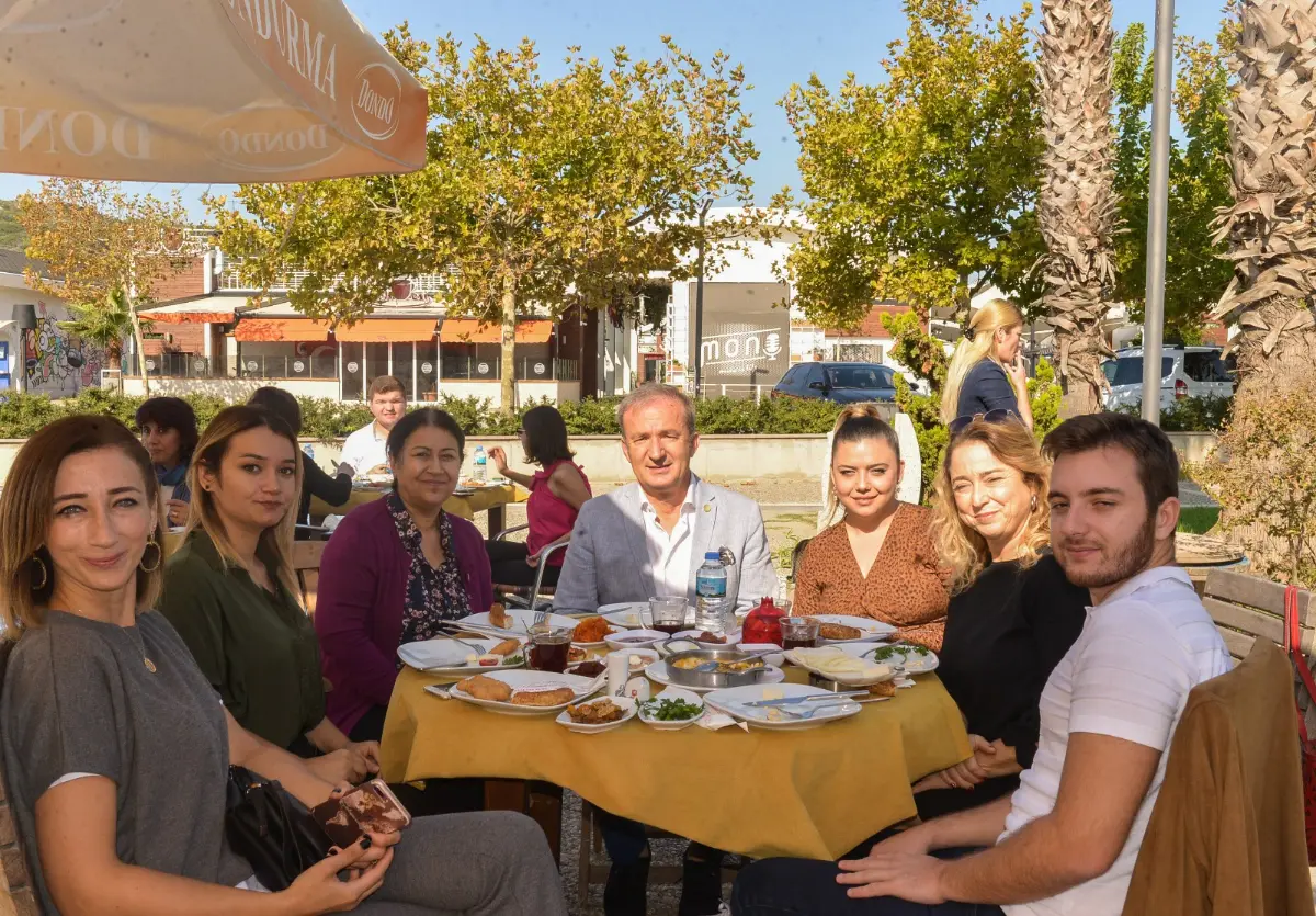 CHP Seferihisar kahvaltıda buluştu