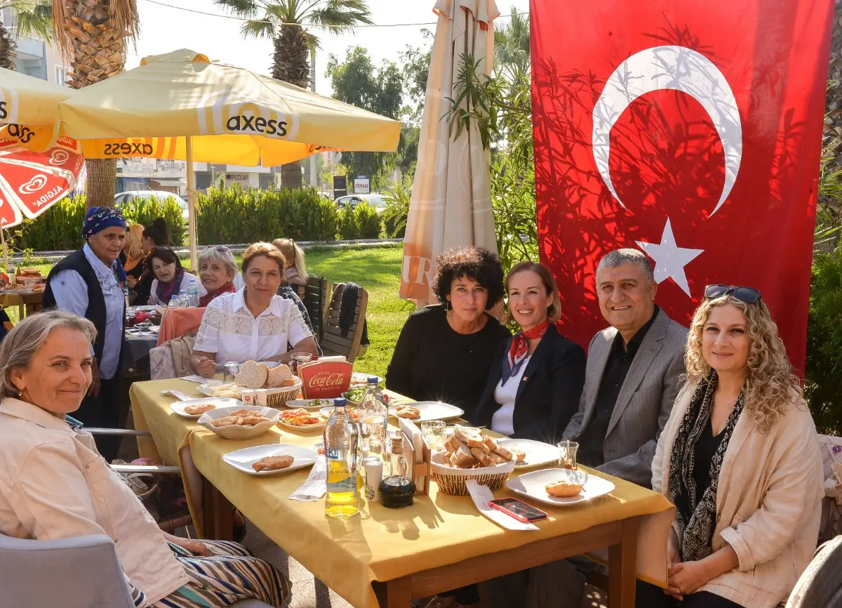 CHP Seferihisar kahvaltıda buluştu