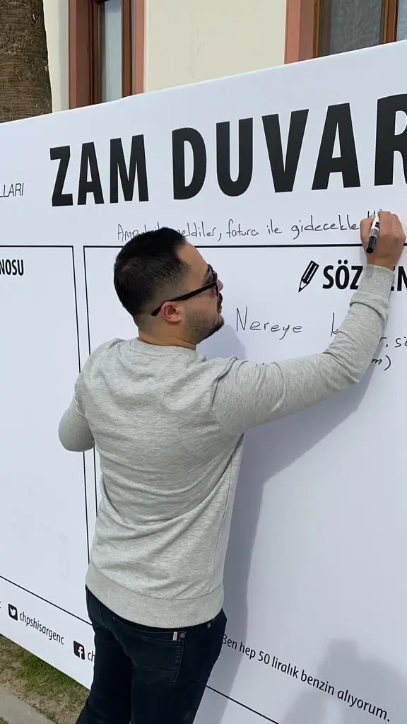 CHP Seferihisar’dan ‘zam duvarı’ eylemi