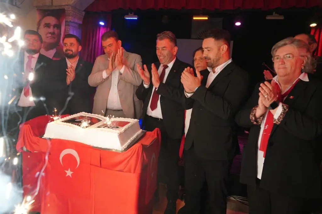 CHP’den görkemli resepsiyon