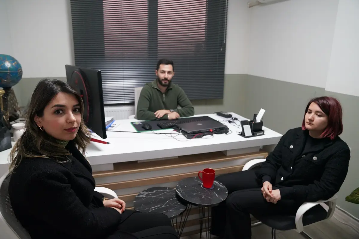 Depremzede mimardan meslektaşlarına anlamlı ziyaret