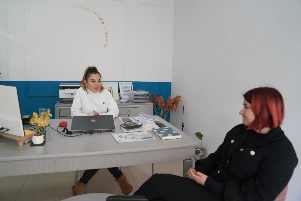 Depremzede mimardan meslektaşlarına anlamlı ziyaret