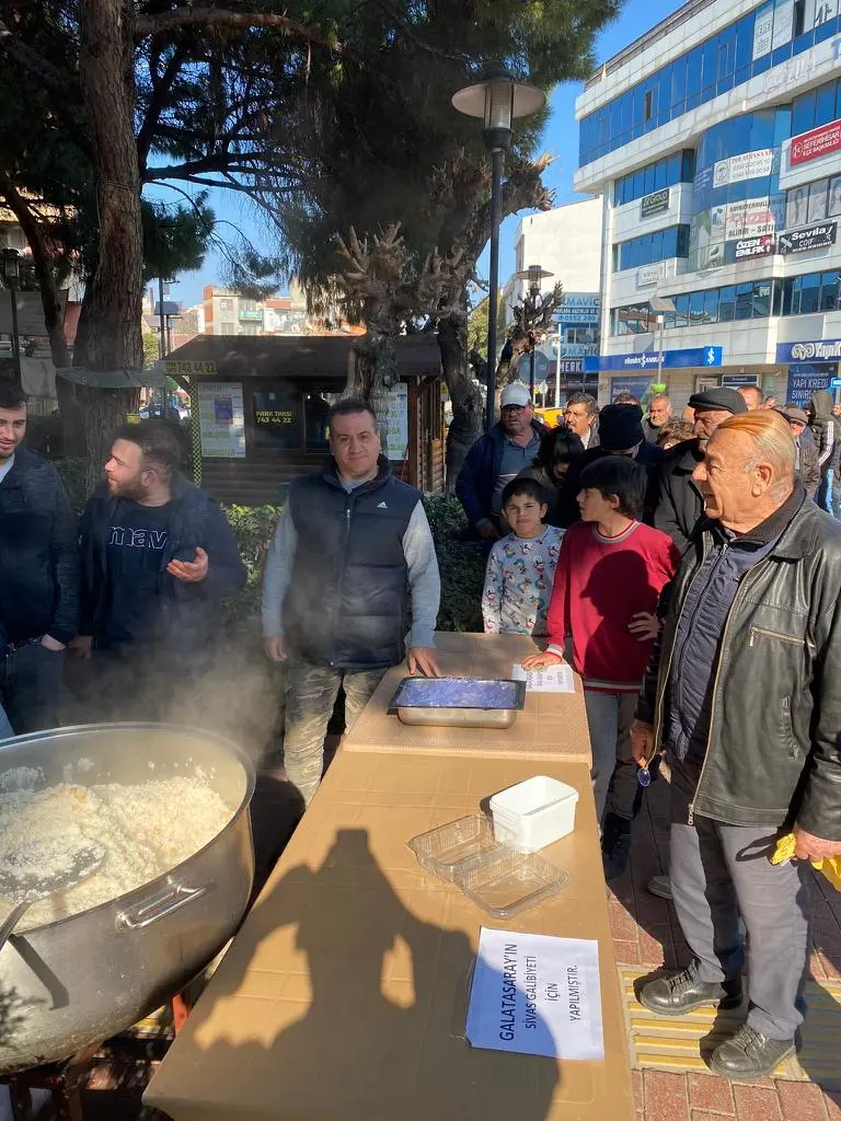 Galatasaray Sivas’ı yendi, 1000 kişilik pilav dağıttı