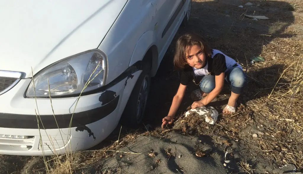 Her şeyden vaz geçebilirsiniz ama insanlıktan asla!
