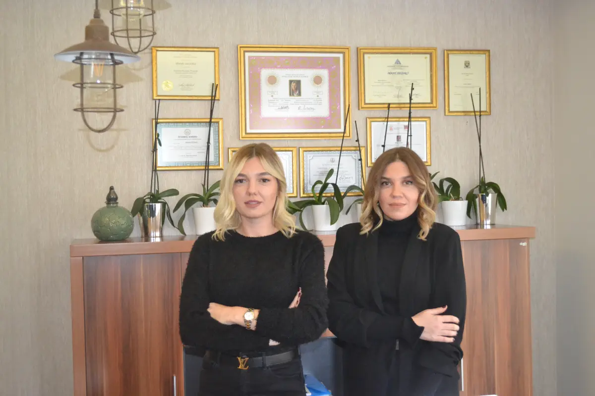 Hukukçu kardeşler ailelerinin gururu