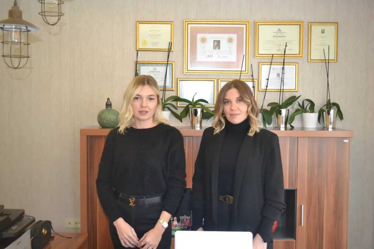 Hukukçu kardeşler ailelerinin gururu