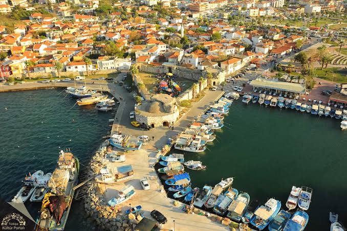 İzmir’de herkes denize kavuşuyor: Seferihisar Sığacık’ta dayanışma dalgaları