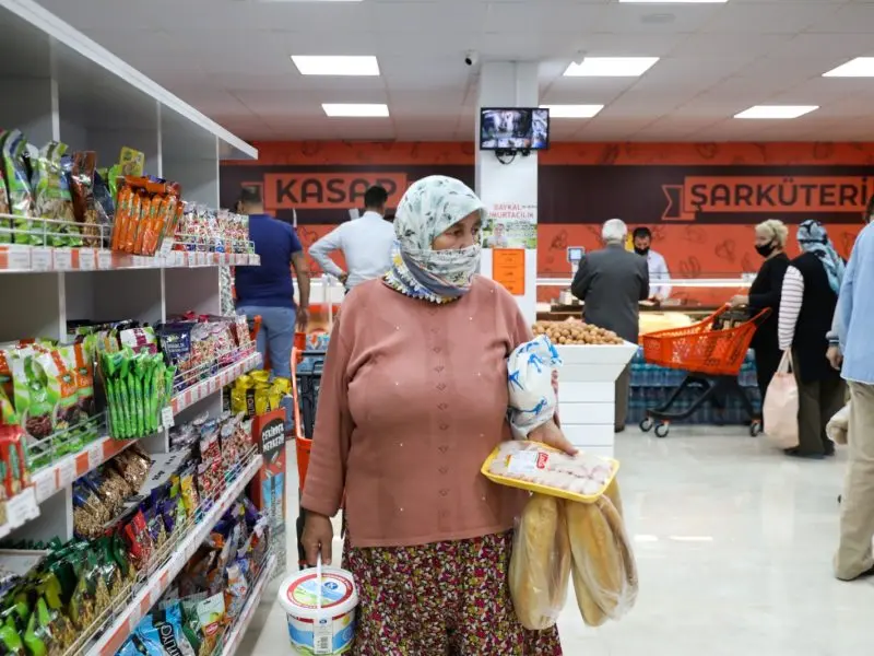 Karakayalar Halk Market ve pazar yerine kavuşuyor!