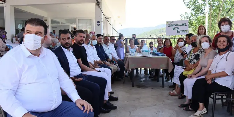 Köylüler JES şirketini davul zurna ile uğurladı