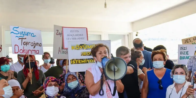 Köylüler JES şirketini davul zurna ile uğurladı