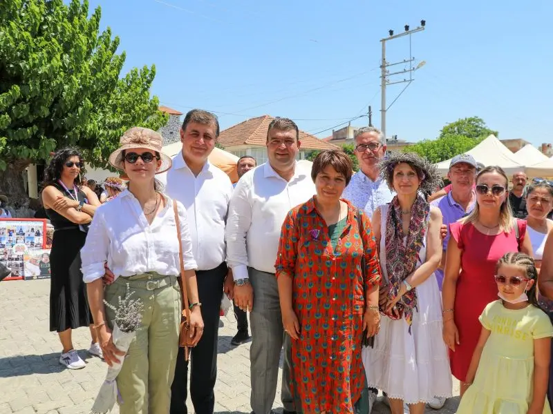 Lavanta hasadı şenlik havasında geçti