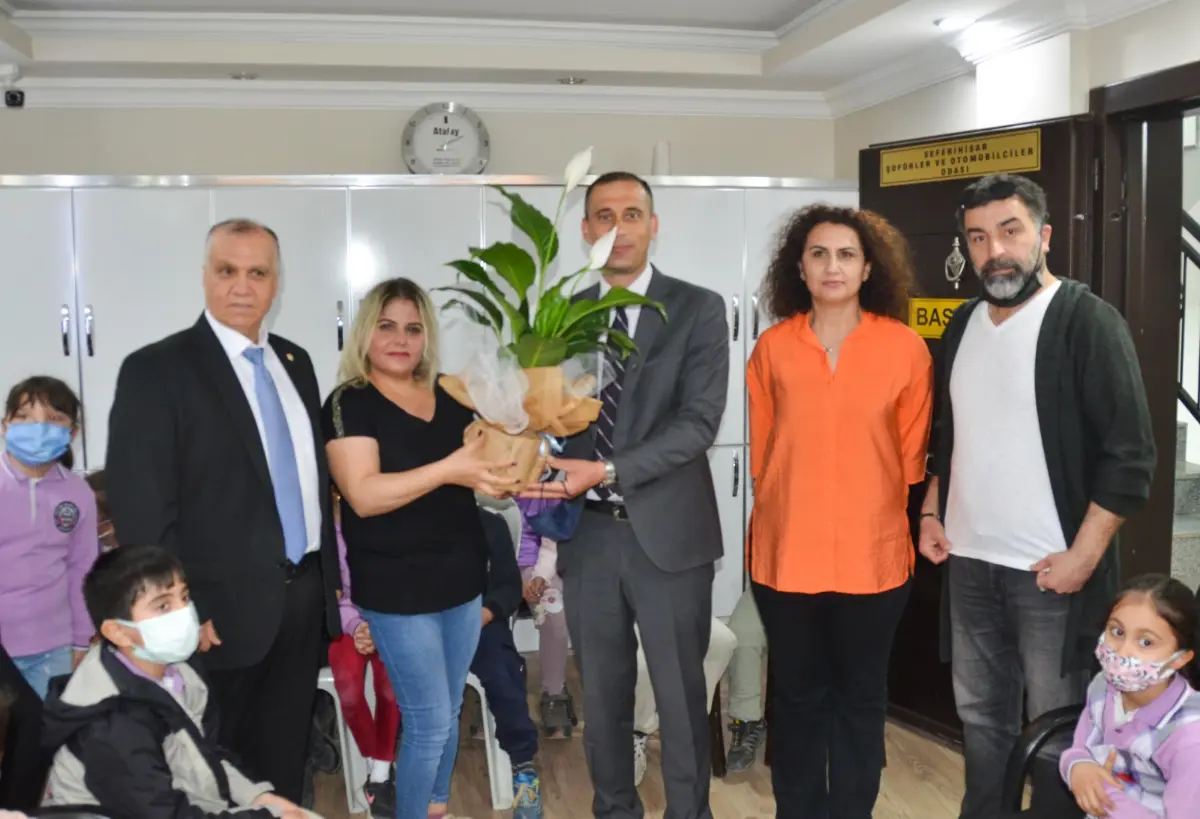 Minik öğrencilerden şoförler odasına ziyaret