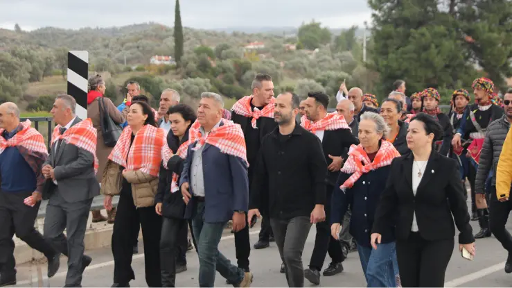 Orhanlı’da zeytin hasadı coşkuyla başladı