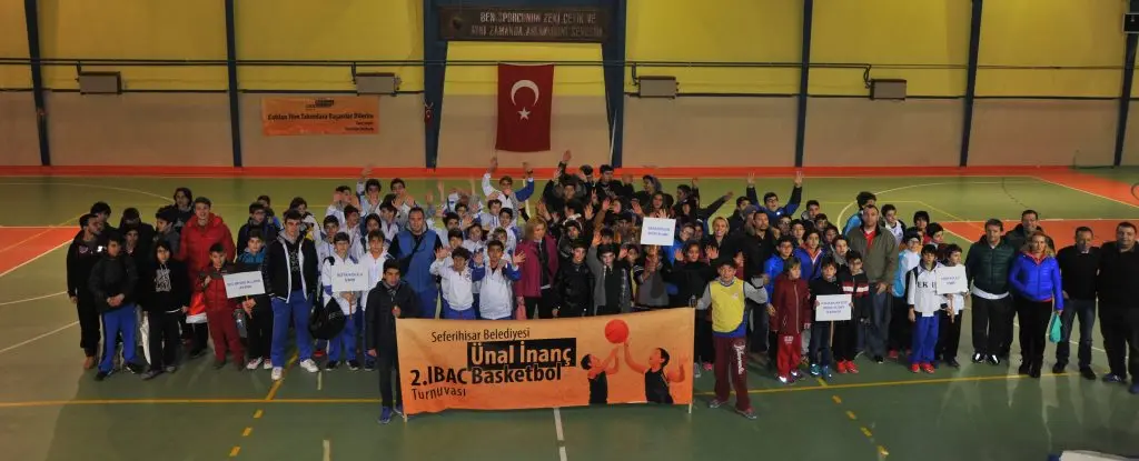 Seferihisar basketbol Turnuvası’na ev sahipliği yapıyor.