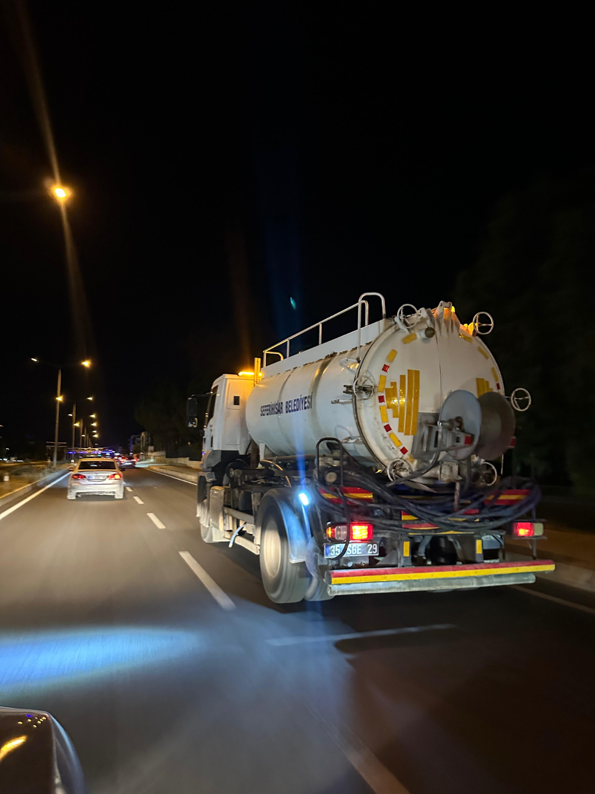Seferihisar Belediyesi’nden Foça’daki orman yangınına destek