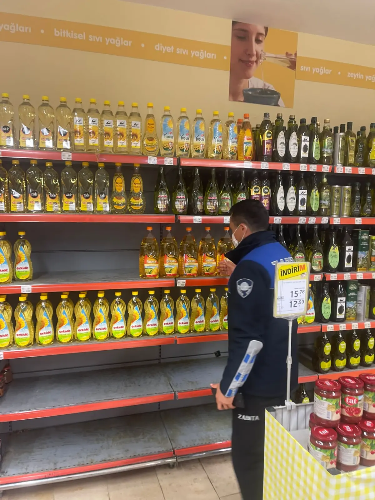 Seferihisar Belediyesi’nden marketlere yağ denetimi