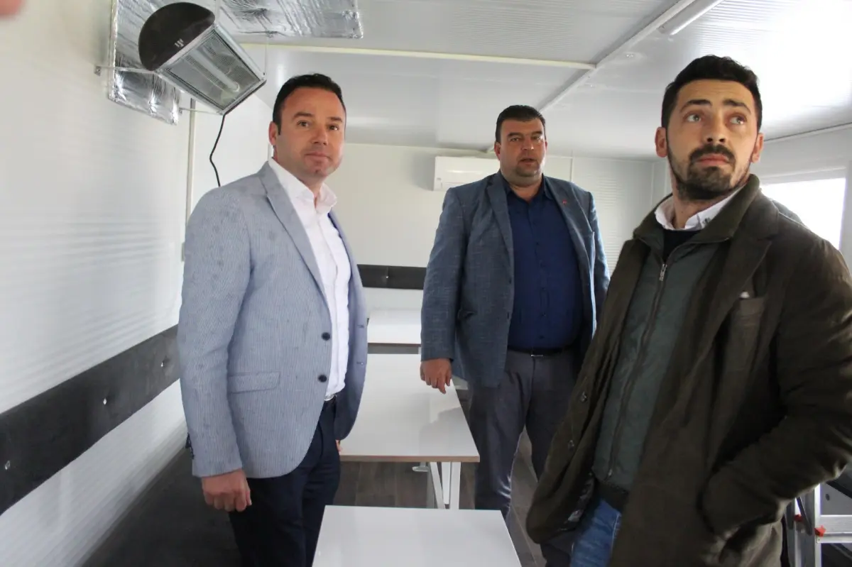 Seferihisar Belediyesine hayırseverlerden taziye karavanı desteği.