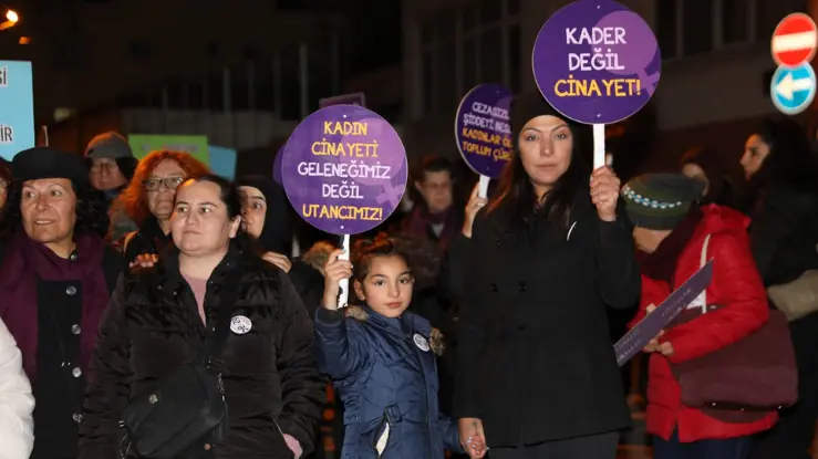 Seferihisar kadına yönelik şiddete karşı mücadelenin sesi oldu 