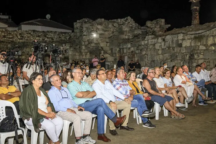 Seferihisar Kaleiçi söyleşilerinin ilki gerçekleşti! Basın özgürlüğü konusu tartışıldı