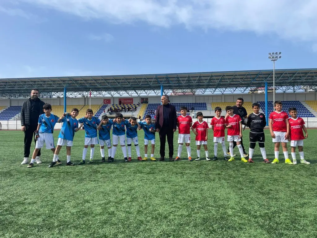 Seferihisar tarihinde bir ilk! İlkokullar arası futbol şampiyonası