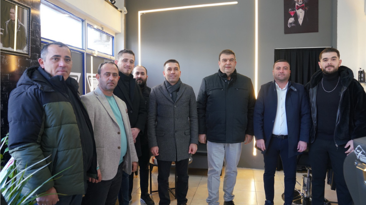 Seferihisar’a yeni berber: Baron açıldı