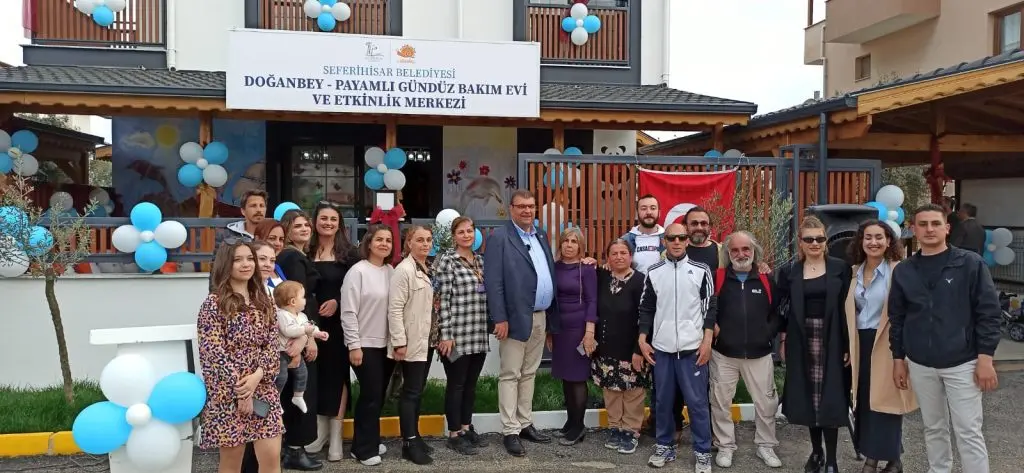 Seferihisar’da açılışlar devam ediyor! Gündüz Bakım Evi ve Etkinlik Merkezi açıldı