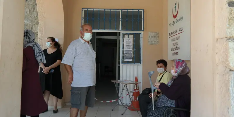 Seferihisar’da aile hekimleri iş bıraktı: "Mücadeleye devam edeceğiz”