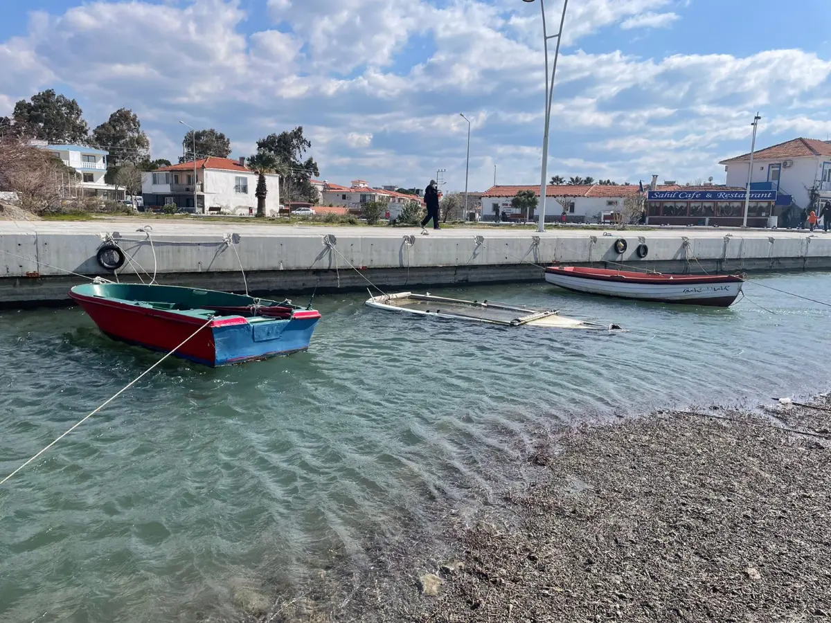 Seferihisar’da deniz 30 metre çekildi