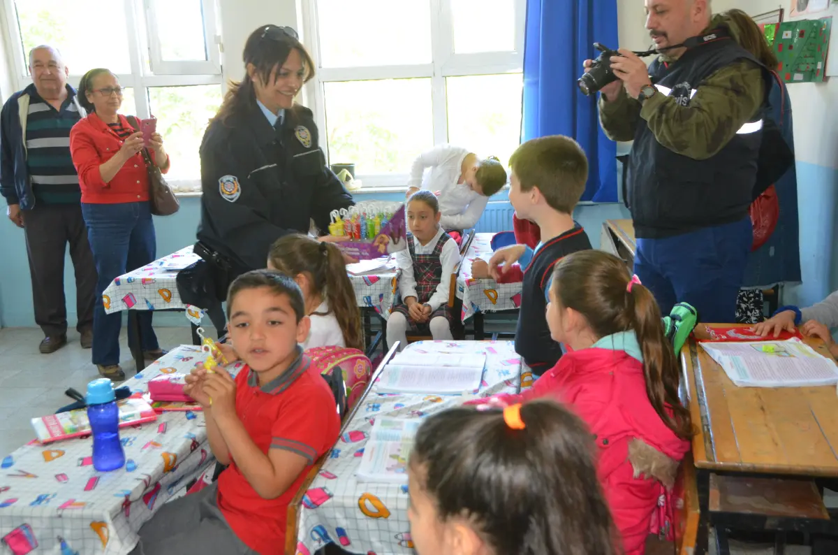 Polisin kalbini fethettiler