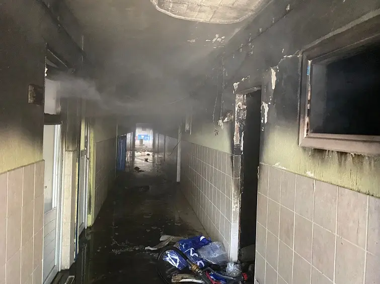 Seferihisar’da mülteciler kaldıkları yeri ateşe verdi