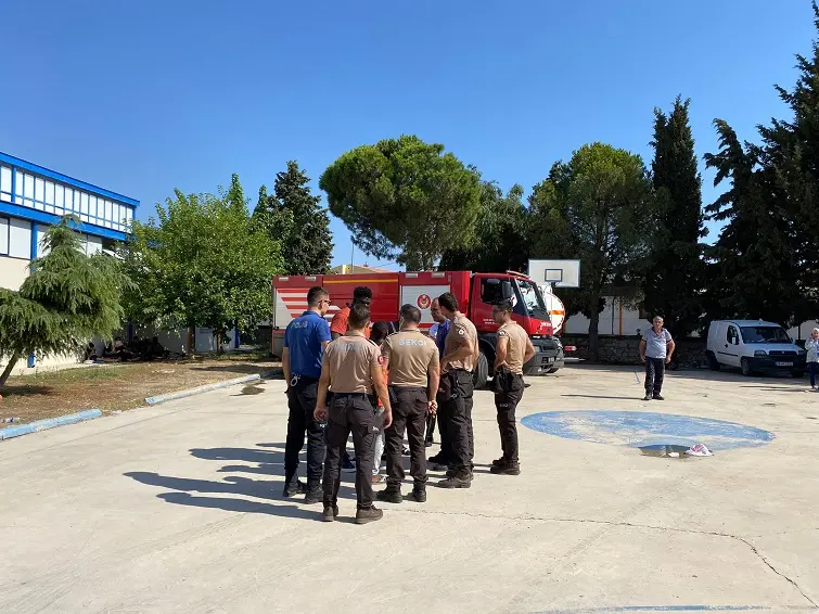 Seferihisar’da mülteciler kaldıkları yeri ateşe verdi