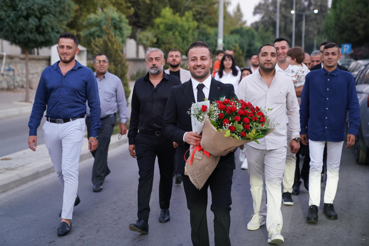 Seferihisar’da mutlu gün: Azat Aktaş nişanlandı