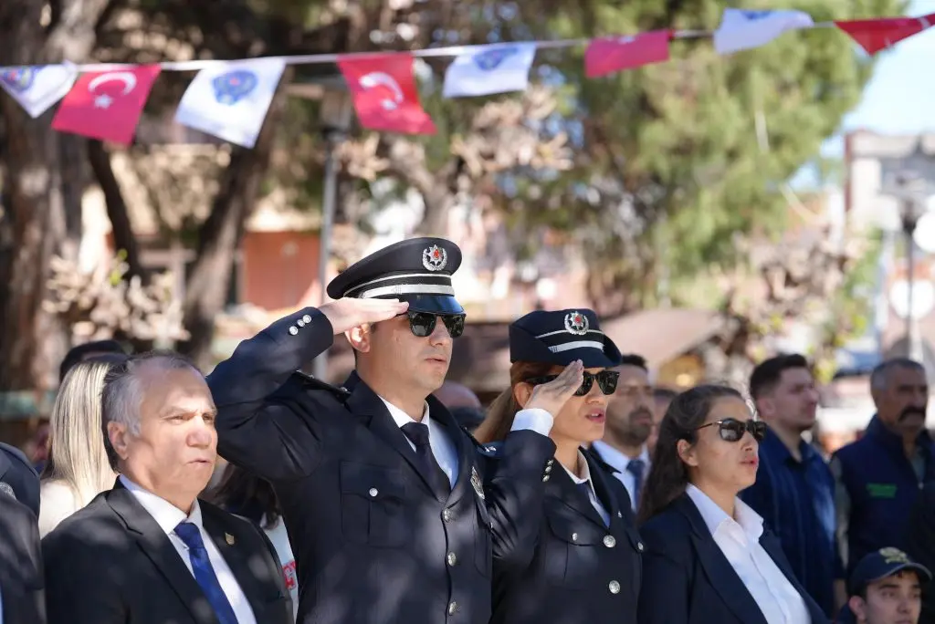 Seferihisar’da polis haftası kutlandı