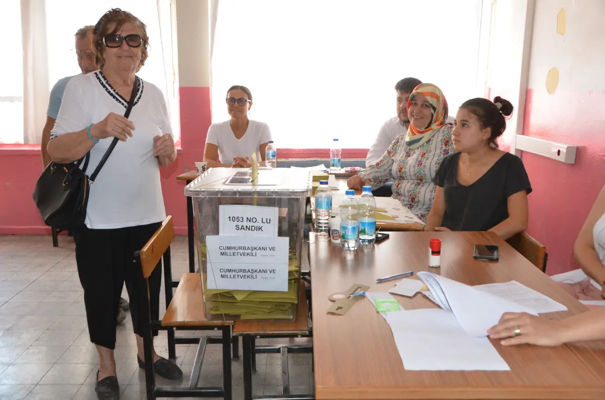 Seferihisar’da seçime yoğun katılım