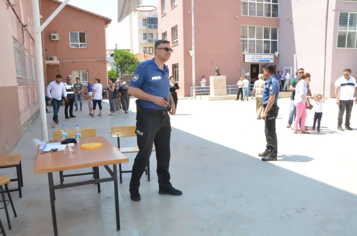 Seferihisar’da seçime yoğun katılım