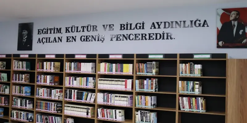 Seferihisar’ın ilk kütüphanesi açıldı