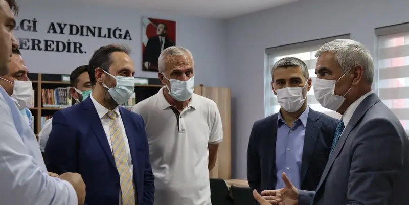 Seferihisar’ın ilk kütüphanesi açıldı