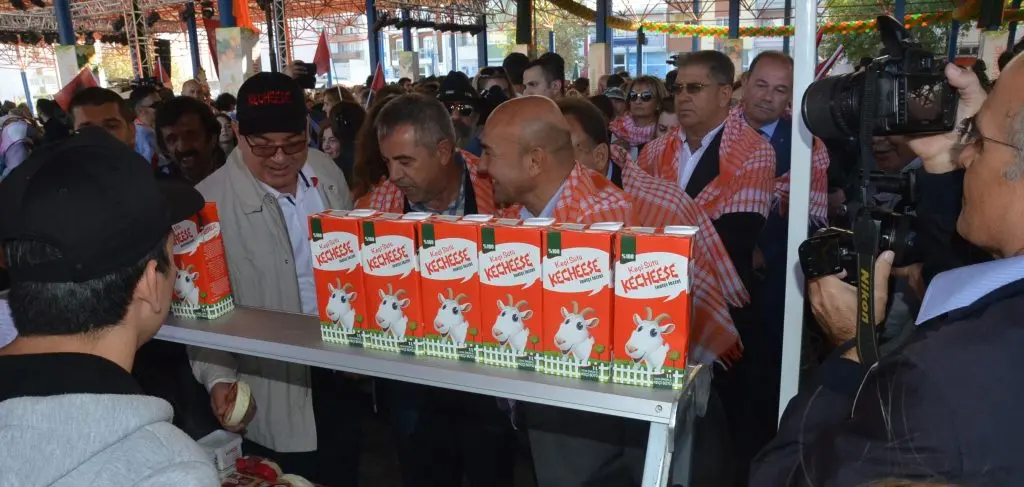 Seferihisar’ın mandalinasını dünyaya tanıtan festival ve perde arkası