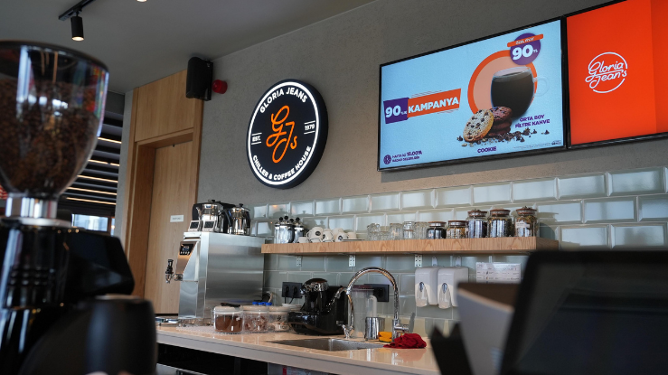Seferihisar’ın yeni kahvecisi: Gloria Jean’s Coffees açıldı